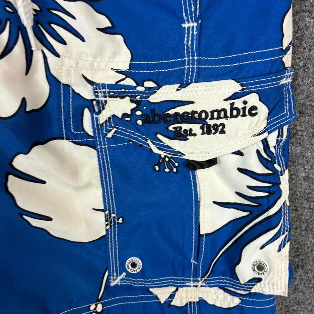 Abercrombie Mens Size Medium Blue White Floral Hibiscus Board Shorts Swim Trunks